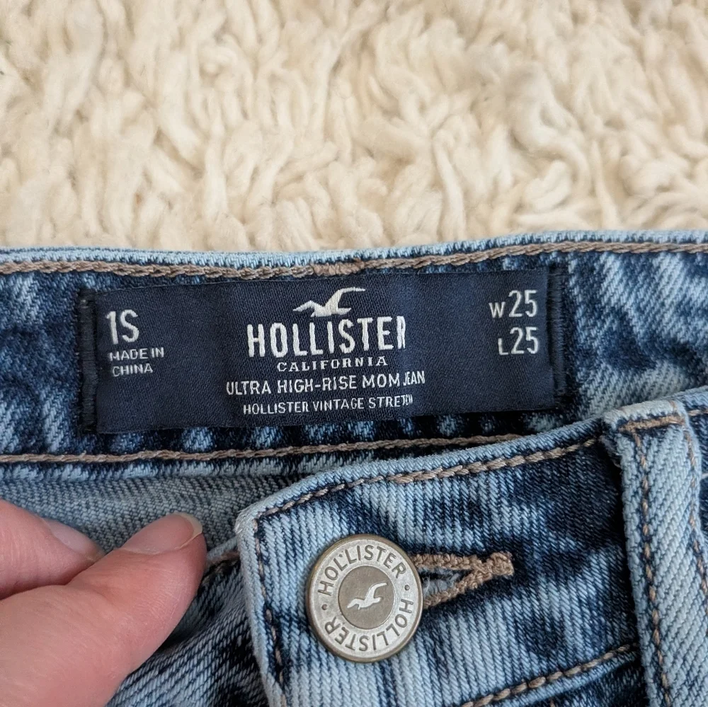 Hollister Ultra Highrise Mom Y2K Distressed Patchwork Jeans